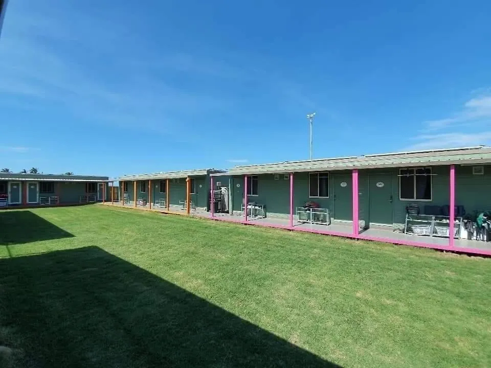 Palm Tree Backpackers Hostel Bundaberg Australia