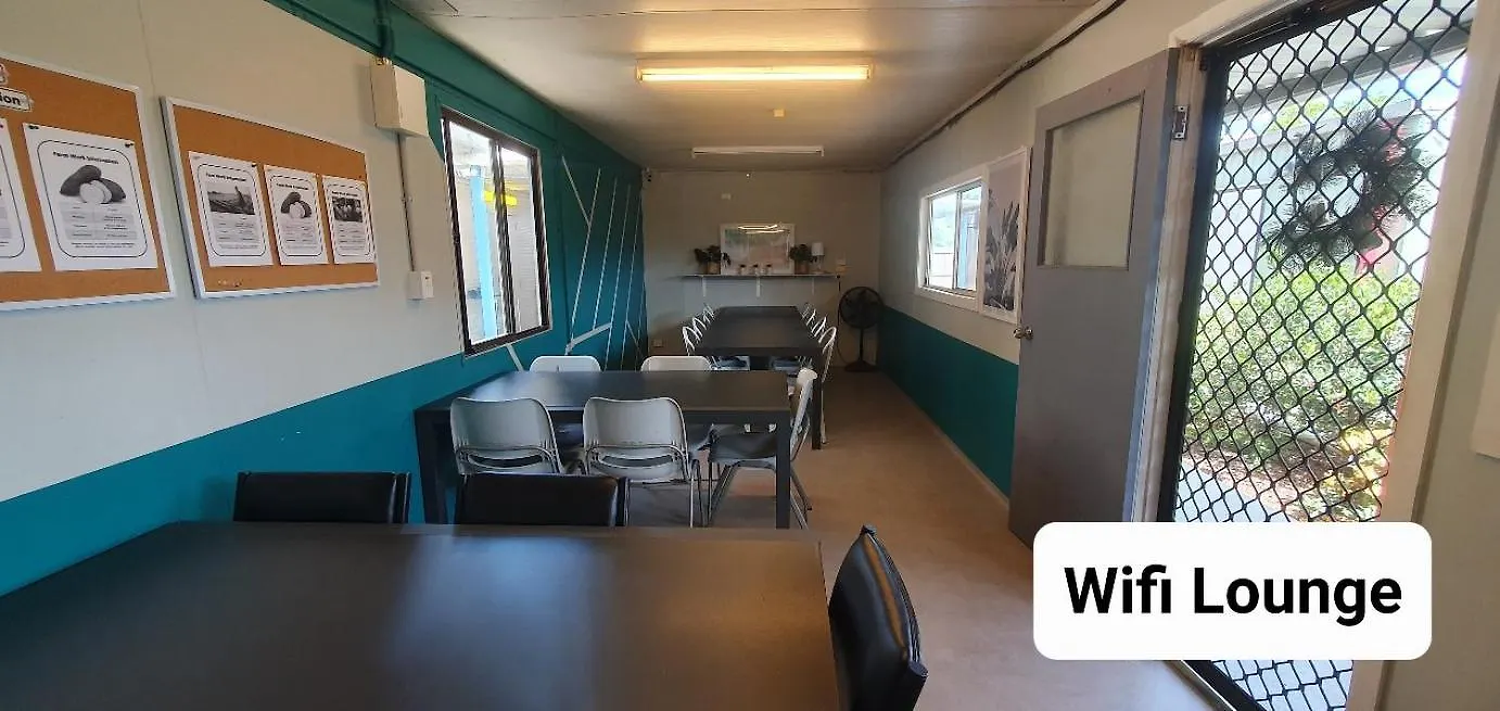 Palm Tree Backpackers Hostel Bundaberg Australia